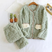 Pyjama en pilou vert motifs coeurs
