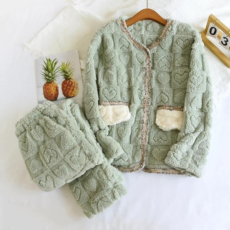Pyjama en pilou vert motifs coeurs