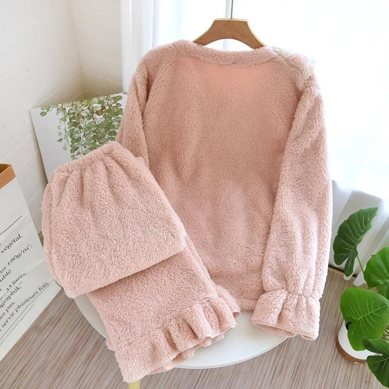 Pyjama rose en matière fourrure pour femme