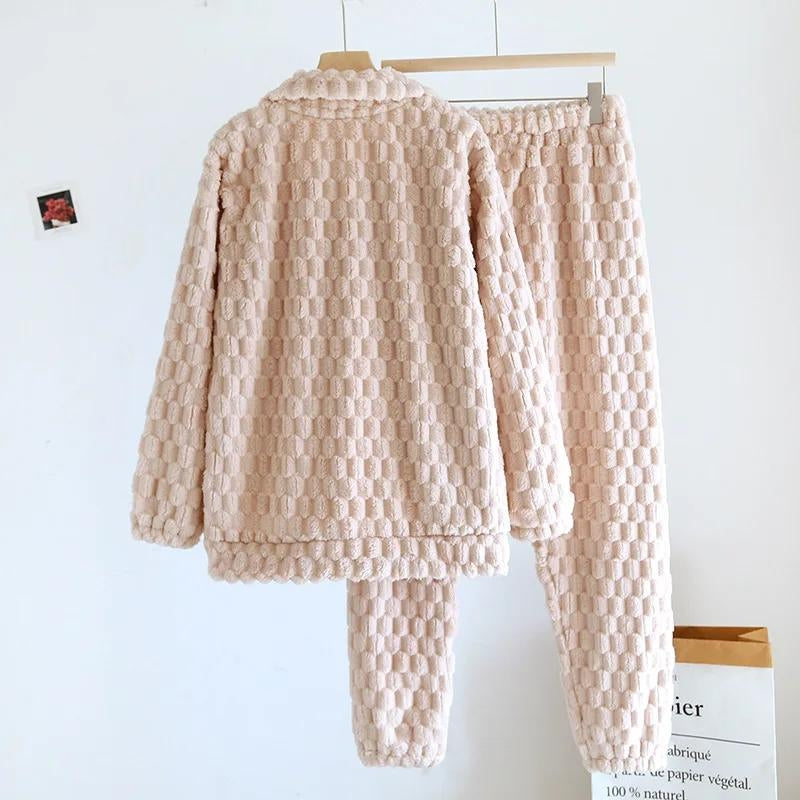 Pyjama en matière Pilou Pilou de couleur saumon pour femme