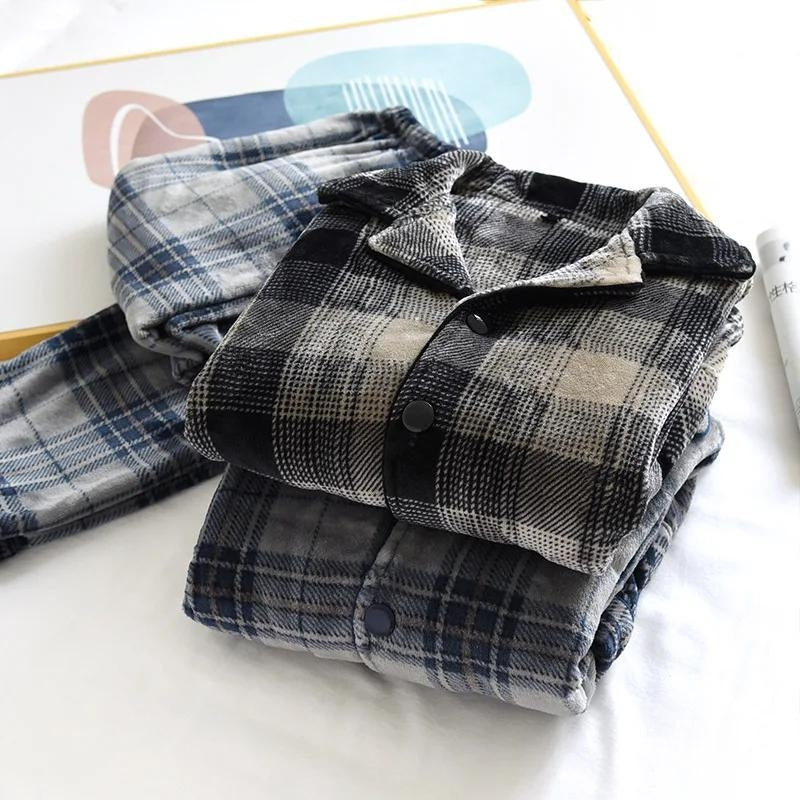 Pyjama noir et bleu à carreaux en matière polaire pour homme