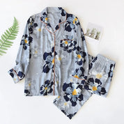 Pyjama satin bleu ciel à motifs