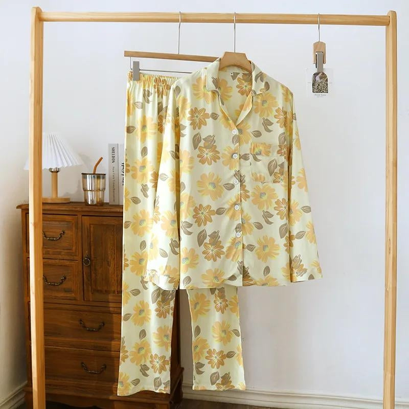 Pyjama satin jaune à fleurs